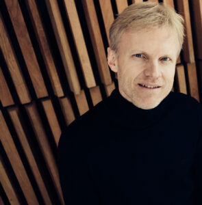 Blonde netter – Works by Alf Hurum